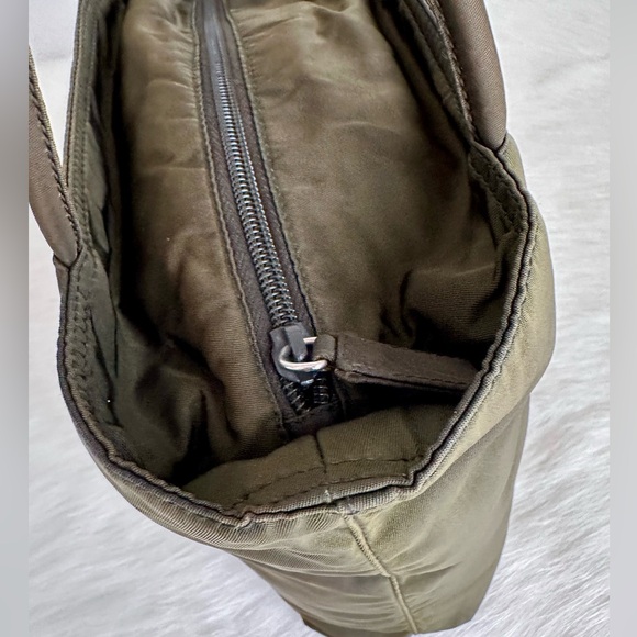 ✨PRADA Tessuto Nylon City Tote B8484 Tundra Dark Olive - Picture 13 of 16